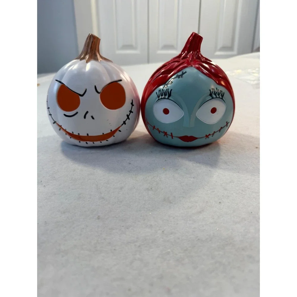 Disney Nightmare Before Christmas Jack & Sally Light-Up Pumpkin Decor Set READ